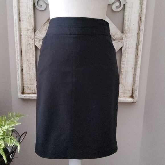 Worthington Women's Petite Straight Pencil Skirt with Pockets in Black - Picture 2 of 6